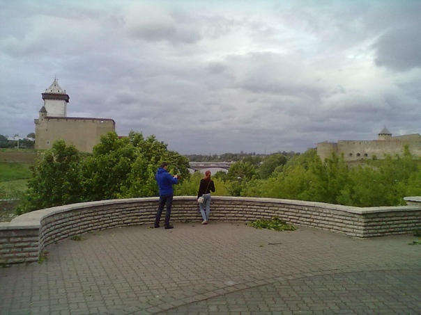 Две крепости и мост через Нарву-Нарову