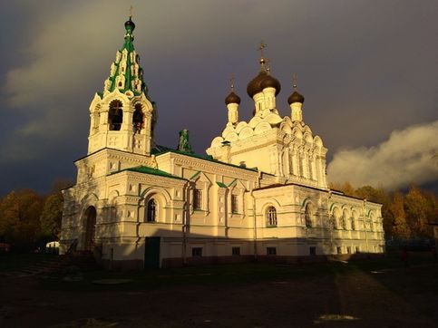 Ивангород, домовая церковь и усыпальница барона Штиглица