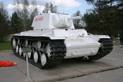 Тяжлый танк КВ-1 Ленинградец, зимняя окраска