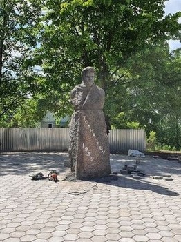 Памятник Н. Г. Толмачву, пос. Толмачво, Лужский район, Ленинградская область