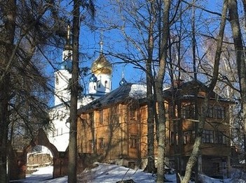 Иоанно-Богословский Череменецкий мужской монастырь. Лужский район