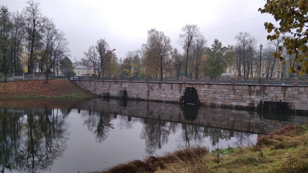 Советская (Пашковская )плотина -мост по нему проходит трасса от Советского (Пашковского) переулка