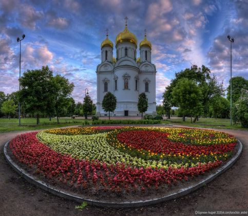 Екатерининский собор в Пушкине, июнь 2018 года... Утренняя панорамка, давно хотел сфотать такой ракурс.
