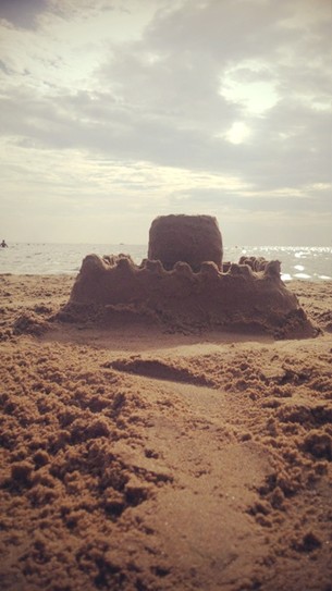 Наш песочный замок на берегу финского залива