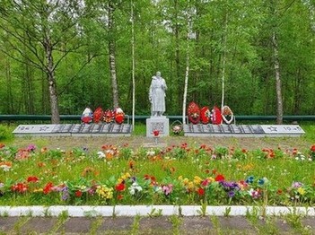 Мемориал ВОВ на улице Свободы, Сланцы, Ленинградская область