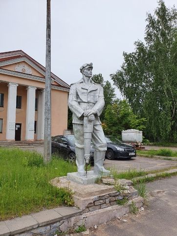 Скульптура Шахтр, Сланцы, Ленинградская область. СтадионМашиностроитель ( Слава сейчас)