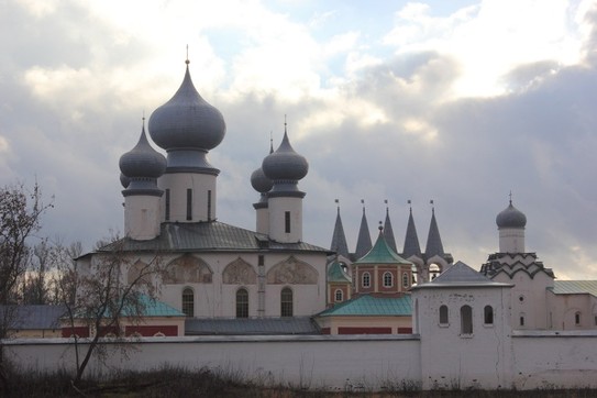Тихвинский Успенский монастырь
