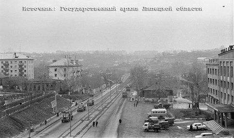 8 ноября 1966 г. Вид на трамвайную остановку Ул. Советская и на Саперный спуск