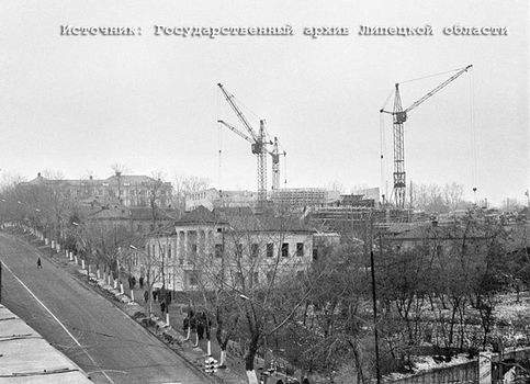 8 ноября 1966 г. Ул. Советская. Вид на строительство Областного драмтеатра и Красную площадь справа от Советской