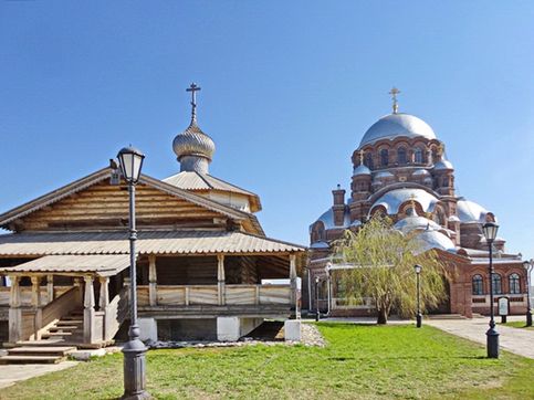 Иоанно-Предтеченский монастырь (деревянная Троицкая церковь и Скорбященский собор)