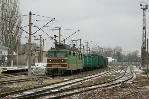 ВЛ80Т-2053 с вагонами на станции Волжск