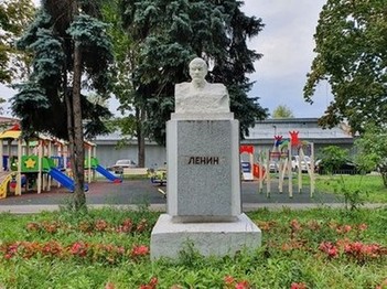 Памятник В. И. Ленину, проспект Мира 177, Москва. Аллея Героев, улица Искры, Москва