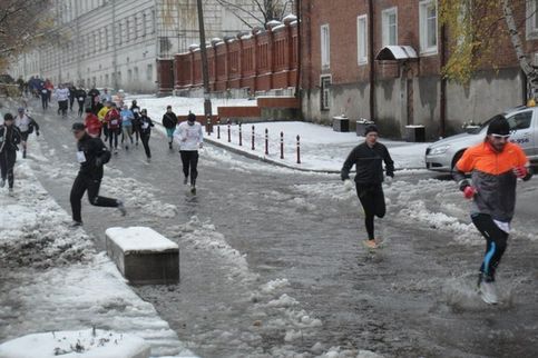 Начало той самой эпической ледяной лужи, до которой не добралось большинство фотографов. По колено смеси воды с ледяной кашей. Осенний гром 28 октября 2012