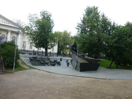 Памятник Шолохову. Ск. Рукавишников 2007г