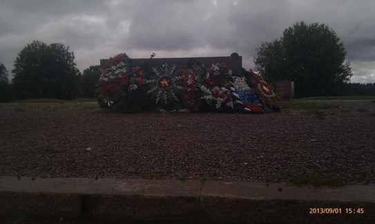 Памятник Взрыв в честь подвига 11 героев - сапров 8-й гвардейской стрелковой дивизии генерала И. В. Панфилова. Координаты:NE