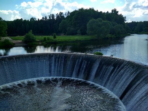 Водосброс Ярополецкой ГЭС на речке Ламе (Волоколамск - Волок на Ламе)