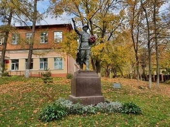 Скульптура Воин-победитель, улица Парк Воровского, Наро-Фоминск