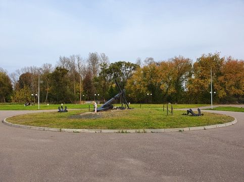 Памятник Якорь, парк Можайская Ривьера, Можайск