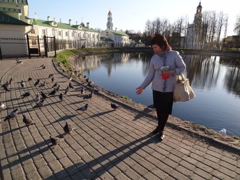 Сергиев-Посад, Белое озеро, Все хотят есть...и голуби...и лебеди.