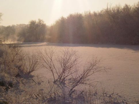 Река ИК замерзла