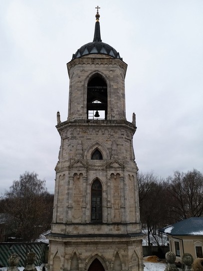 Усадьба Быково... Рядом с храмом в 1883 году была возведена колокольня, предположительно, архитектором И. Т. Таманским