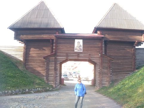 Никольские ворота Дмитровского Кремля