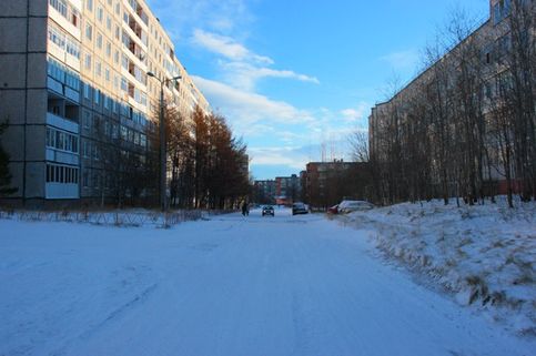 Ленинградская набережная дом 32 к. 2 (слева) и дом 30 к. 6 (справа)