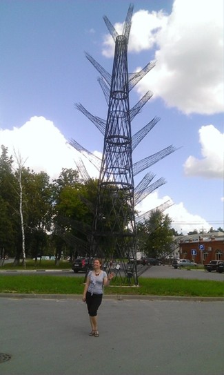 Памятник изобретателю Шухову и его знаменитому творению