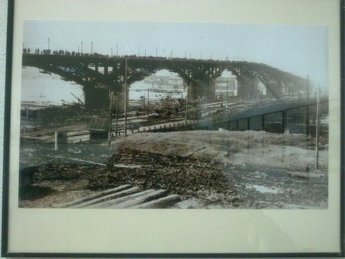 Стройка Канавинского моста и наплавной деревянный мост