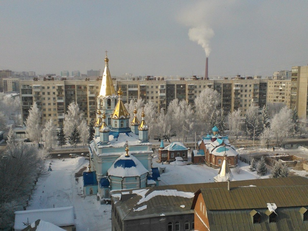 А из нашего окна - церковь синяя видна )))