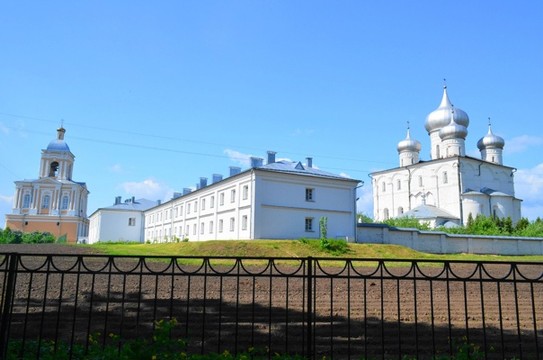 Варлаамо-Хутынский женский монастырь. Новгородская область, Новгородский район, п. Хутынь. Основан в 1192 г