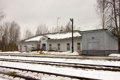 Вокзал на станции Поддубье. Окуловка, Новгородская обл., XI. 2016