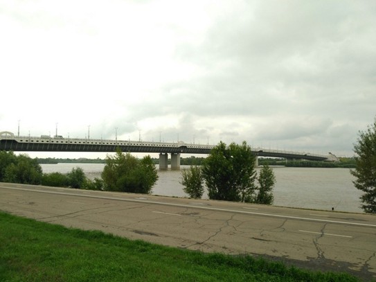 Мост им. 60-летия Победы, совмещнный с метромостом