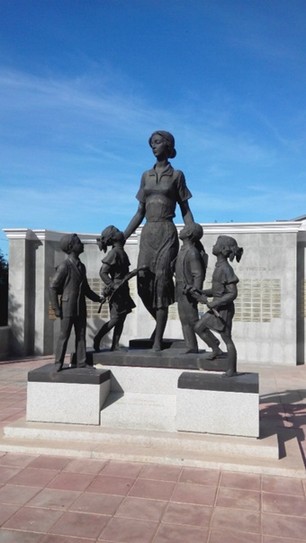 Памятник Учителям Оренбурга