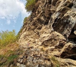 Пермский край. Скалы Большие Воронки на реке Вижай. Рядом Пашийская пещера