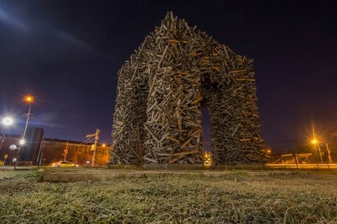 Памятник букве П, или Пермские ворота. 8 октября 2021 года. 6:18