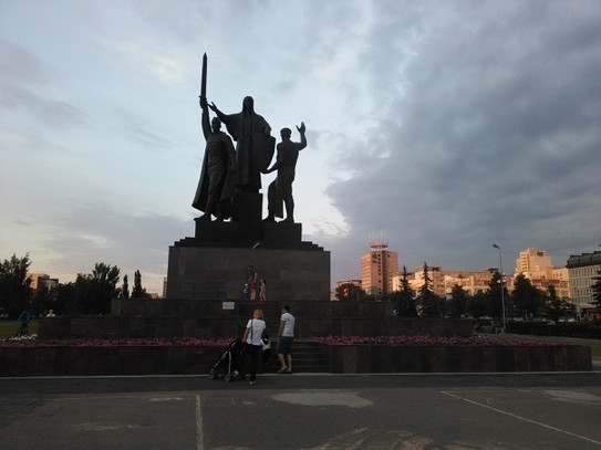 Памятник героям фронта и тыла