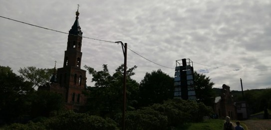 Свято-Серафимовский монастырь на Русском. Колокольня и створный знак - оба есть пуктеводители.