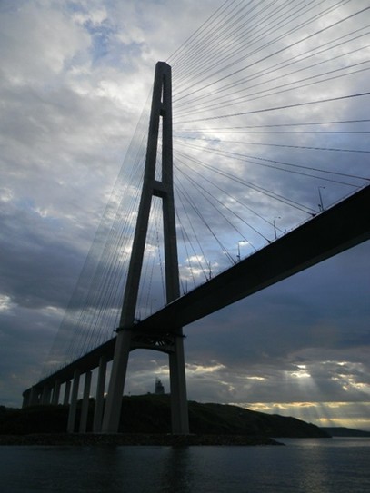 Русский мост  вантовый мост во Владивостоке через пролив Босфор Восточный