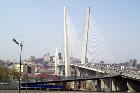Вид на Золотой мост со стороны Первомайского района (Чуркин)