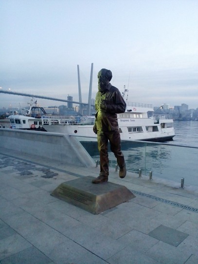Памятник Солженицину. Корабельная Набережная
