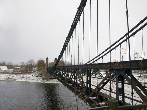 Цепной мост через реку Великую. г. Остров. 6. 11. 2016 г