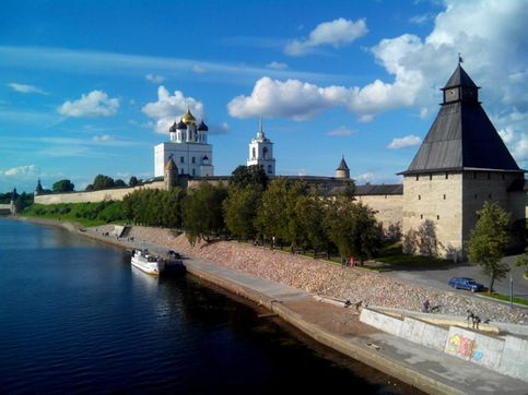 Любимый Псков -  НАБЕРЕЖНАЯ реки Великой, вокруг  Псковского Кремля