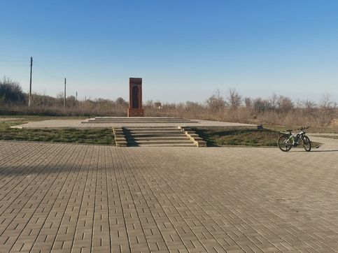 Памятник невинно убиенным... п. Атаево