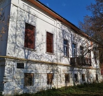 В Касимове осенью 2021 года... Дом принадлежал Шемякиным, крупным представителям касимовского купечества середины XIX века, владельцам кожевенного завода