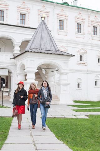 Кремль  главная достопримечательность Рязани, но он маленький, и  если не заходить в музеи, то осмотреть его можно за 20минут)