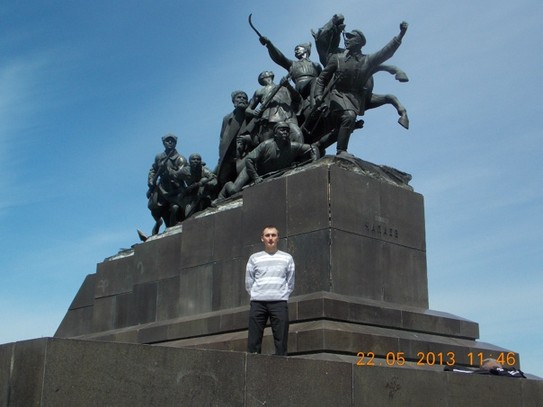 Памятник Чапаеву
