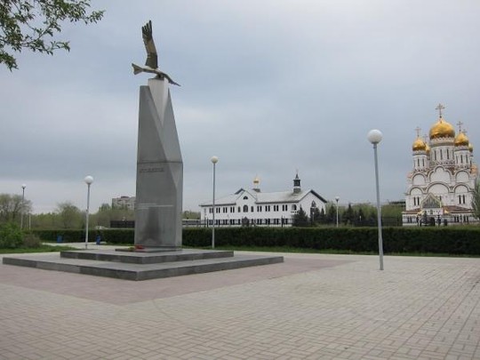 Тольятти, улица Революционная, памятник защитникам Отечества, погибшим при исполнении воинского долга