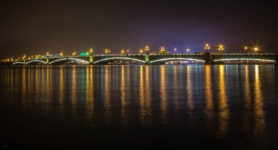 Мост через Неву... Санкт-Петербург, Троицкий мост с Дворцовой набережной.