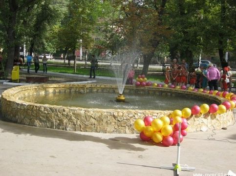 Сегодня в сквере Заводской в Саратове был открыт новый фонтан